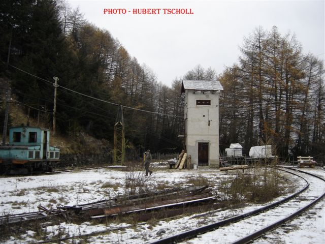 Funiculaire, station amont. A gauche la locomotive du train industriel qui mène à la carrière de Weisswassbruch. © Hubert Tscholl, 2007 