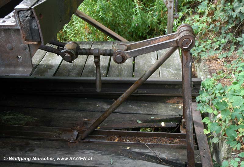 Coupling mechanism of wagon: narrow gauge railway in the Laas Valley © Wolfgang Morscher, 3 August 2007