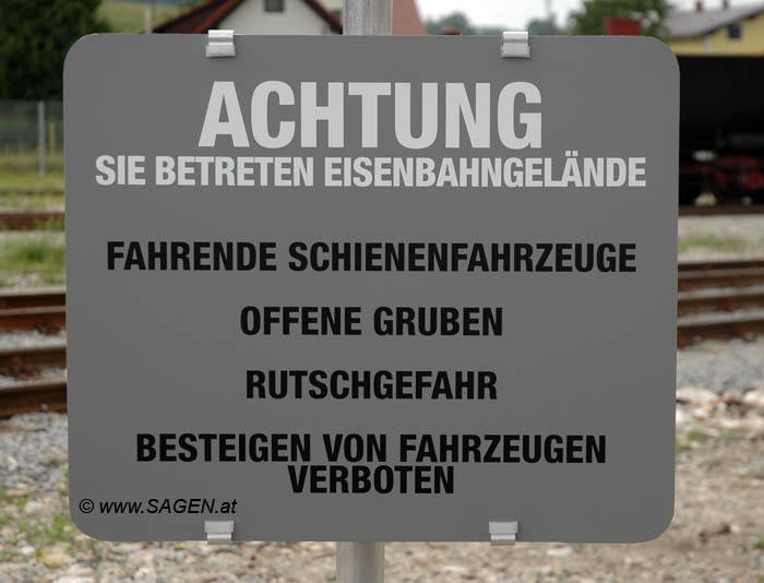 Eisenbahngelaende_verboten.jpg