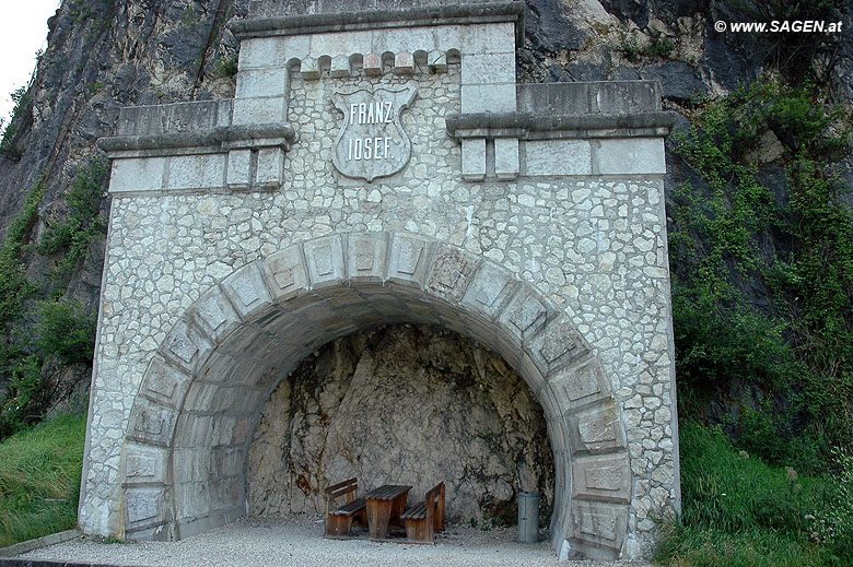 Tunnel_Franz_Josef_Traunsee.jpg