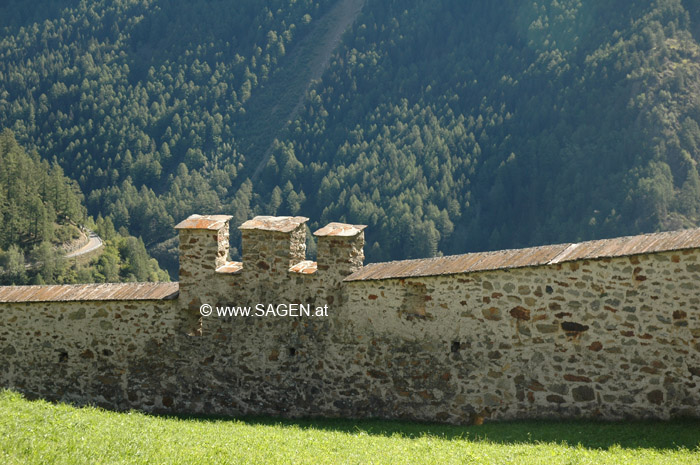 Karthaus - Ringmauer © Wolfgang Morscher